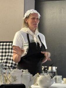 Maya_TeaPresenter